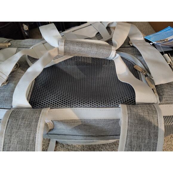 Monterey Series Convertible Horizontal Backpack Pet Carrier Large (Gray) - Picture 7 of 16